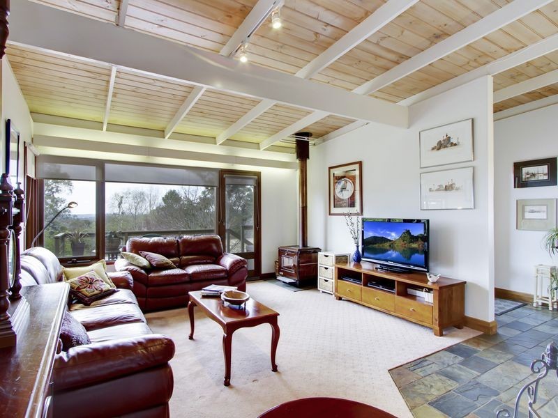 17 Oliver Street, Crafers SA 5152