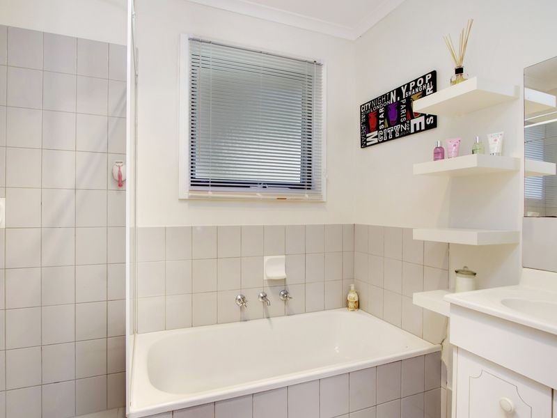 33 Avoca Avenue, Bridgewater SA 5155