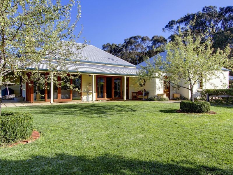 27 Downers Road, Oakbank SA 5243