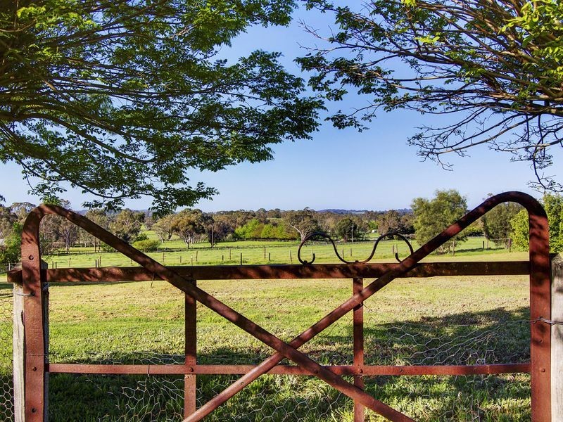 27 Downers Road, Oakbank SA 5243