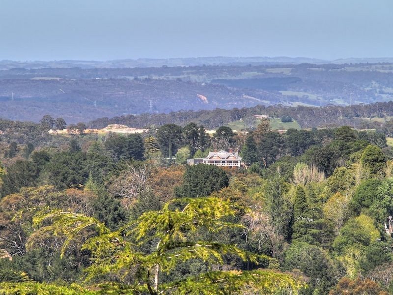 6 Backhouse Avenue, Crafers SA 5152
