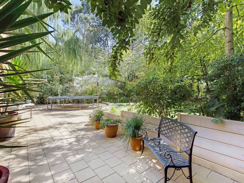 8 Woorabinda Drive, Stirling SA 5152