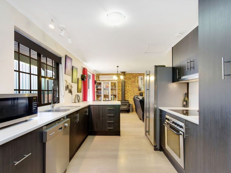 11 Avoca Avenue, Bridgewater SA 5155
