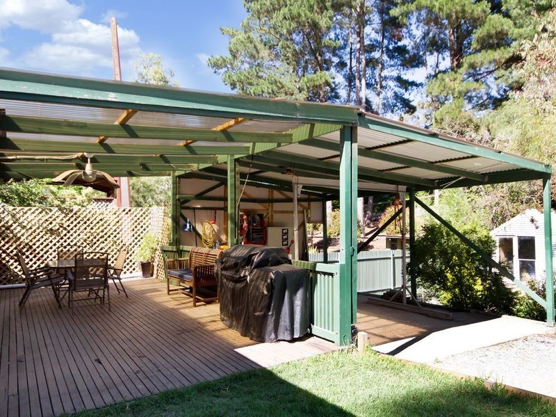 11 Avoca Avenue, Bridgewater SA 5155