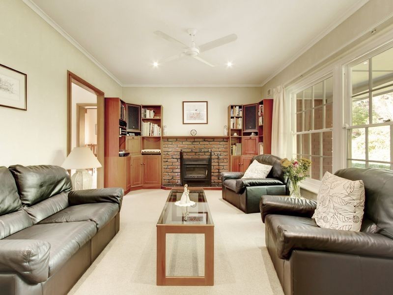 25 Paratoo Road, Stirling SA 5152