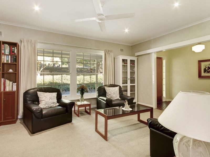 25 Paratoo Road, Stirling SA 5152