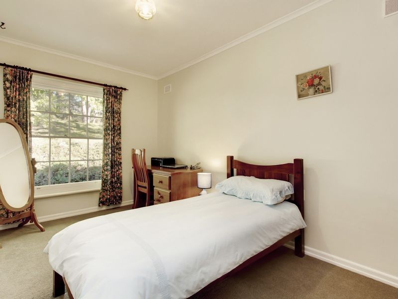 25 Paratoo Road, Stirling SA 5152