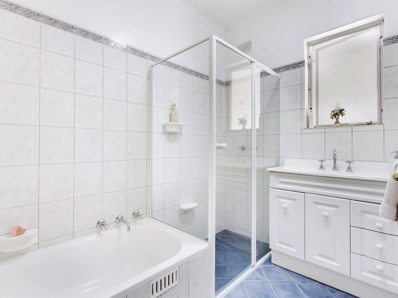 25 Paratoo Road, Stirling SA 5152