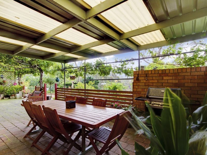 8 Driffield Road, Bridgewater SA 5155