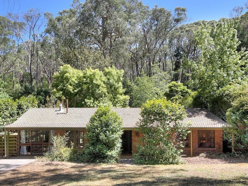 8 Cox Creek Road, Crafers SA 5152