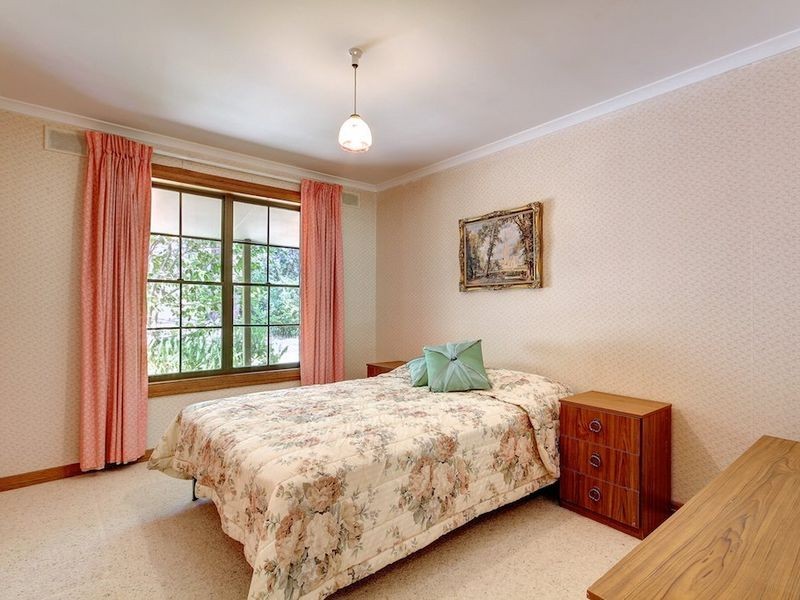 8 Cox Creek Road, Crafers SA 5152