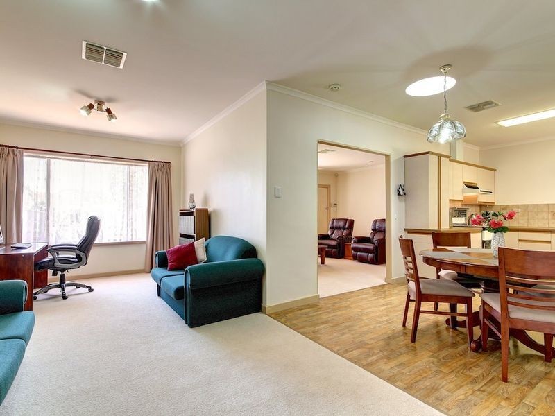 4 Oliphant Avenue, Oaklands Park SA 5046