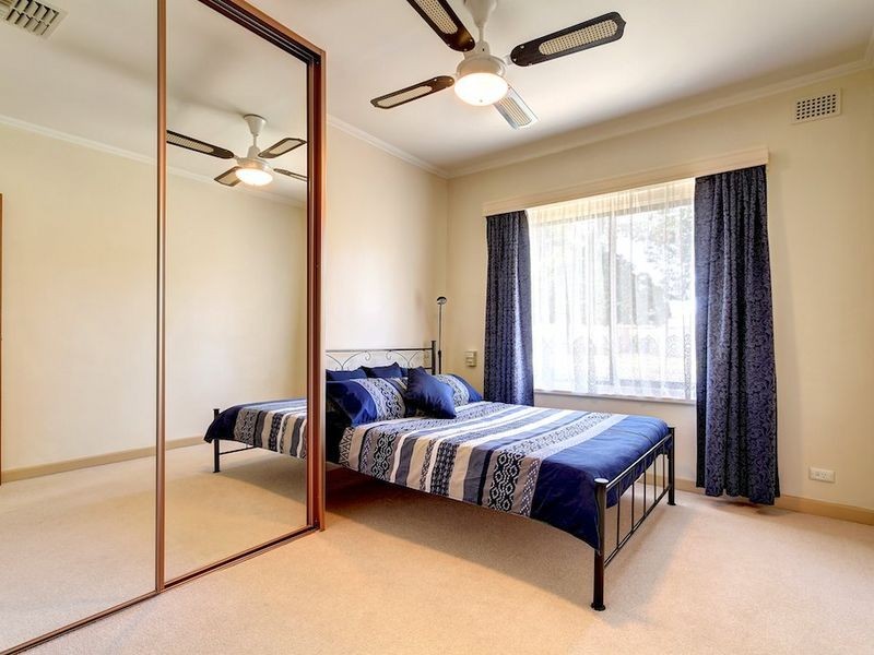 4 Oliphant Avenue, Oaklands Park SA 5046