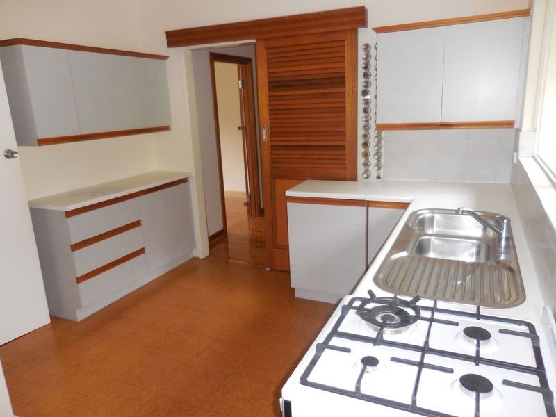 8 Devon Drive, Coromandel Valley SA 5051