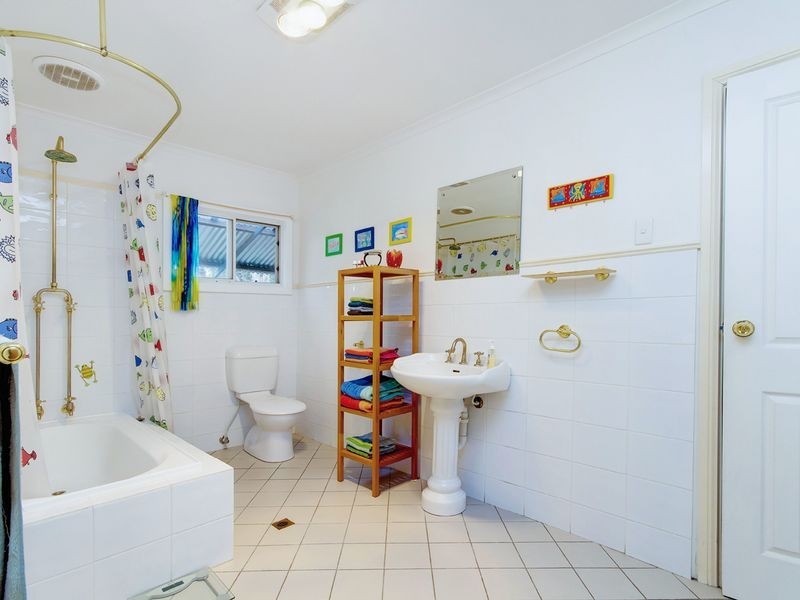 14 Banksia Drive, Bridgewater SA 5155