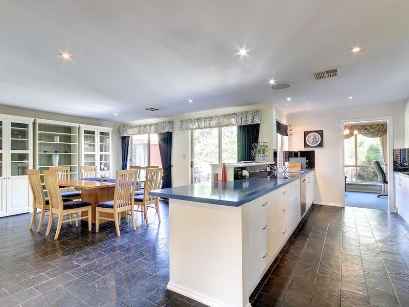 4 Shurdington Road, Crafers SA 5152