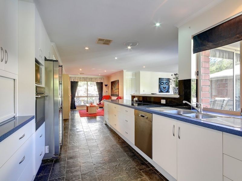 4 Shurdington Road, Crafers SA 5152