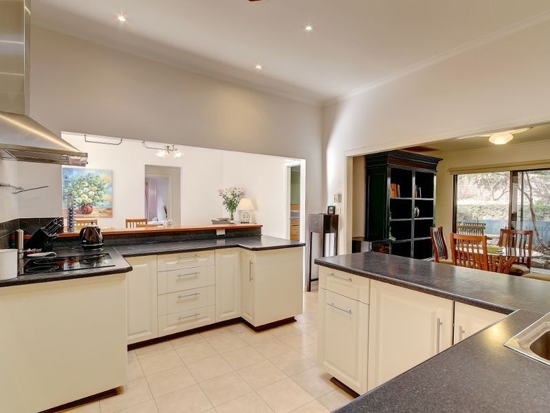 5 Elborough Avenue, Uraidla SA 5142