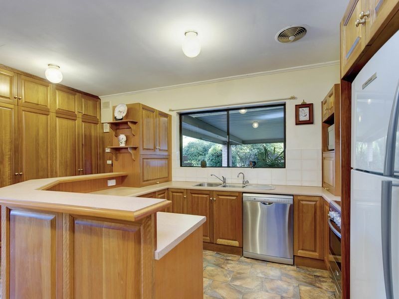 15 Schocroft Avenue, Crafers SA 5152