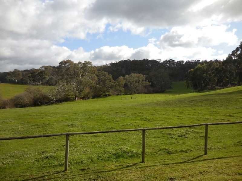 27 Ambleside Road, Hahndorf SA 5245