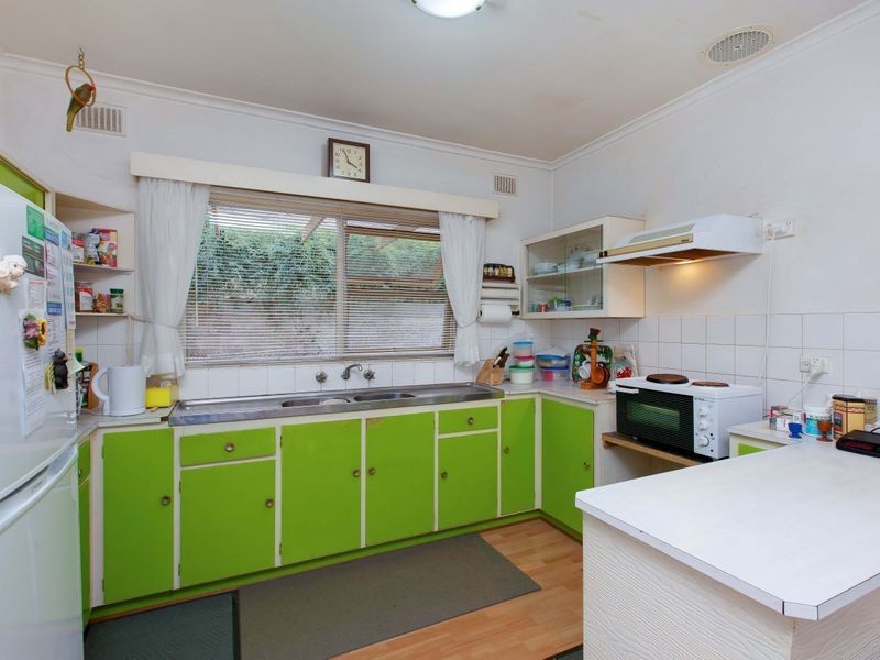 4 Rustic Avenue, Coromandel Valley SA 5051