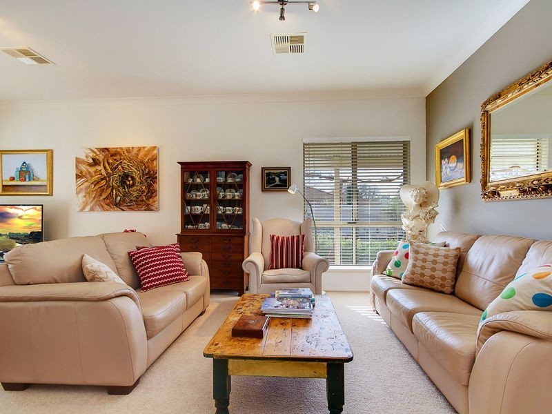 15 Oak Drive, Oakbank SA 5243