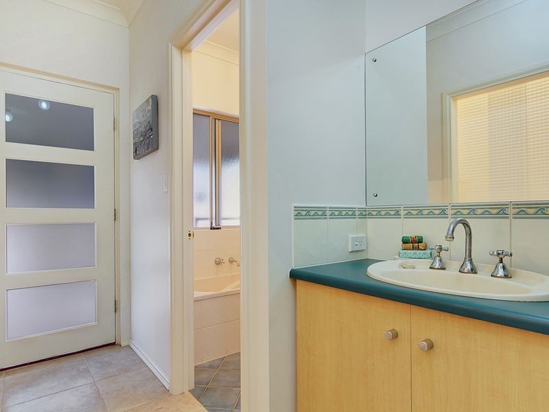 15 Oak Drive, Oakbank SA 5243