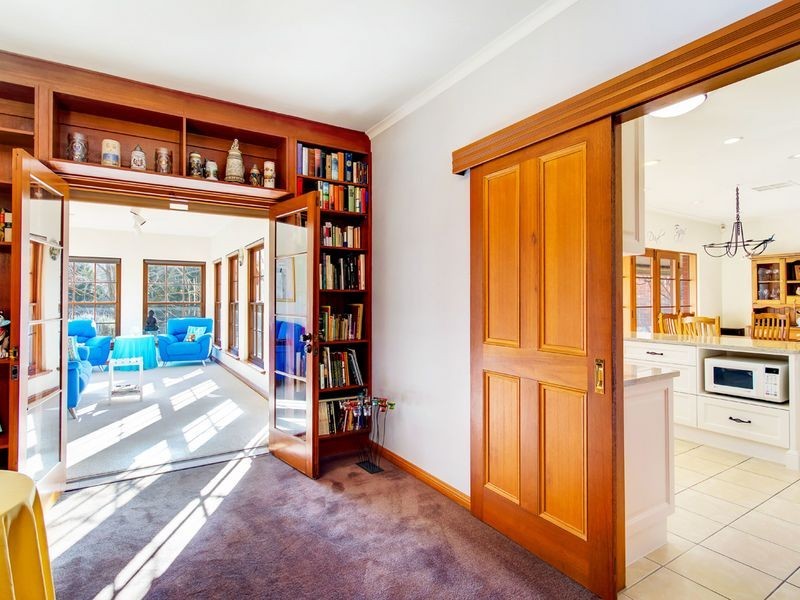 17 Paratoo Road, Stirling SA 5152