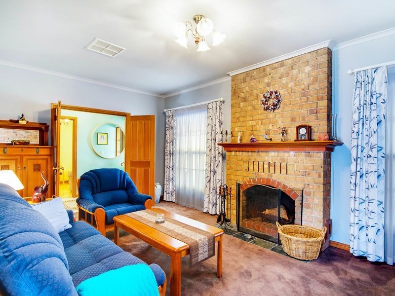 17 Paratoo Road, Stirling SA 5152