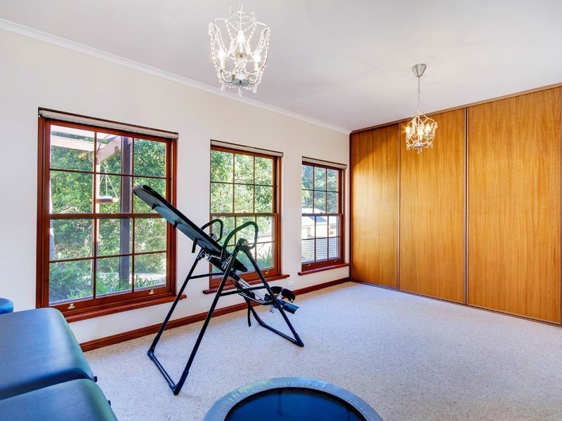 17 Paratoo Road, Stirling SA 5152