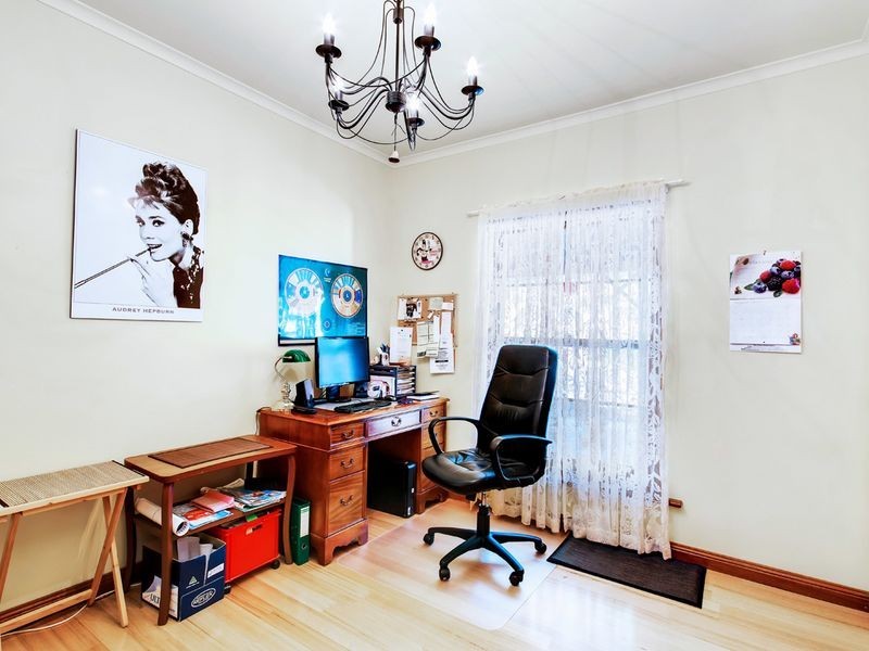 17 Paratoo Road, Stirling SA 5152