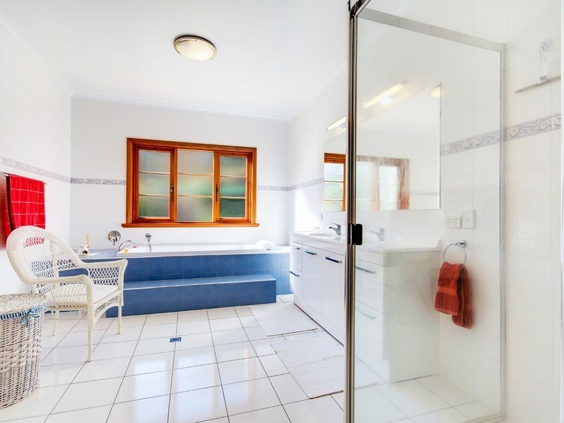 17 Paratoo Road, Stirling SA 5152