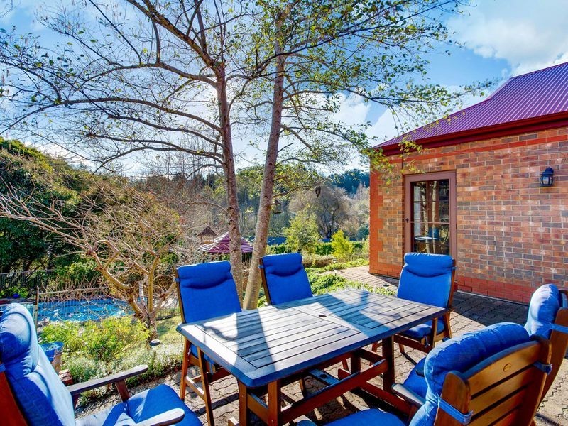 17 Paratoo Road, Stirling SA 5152