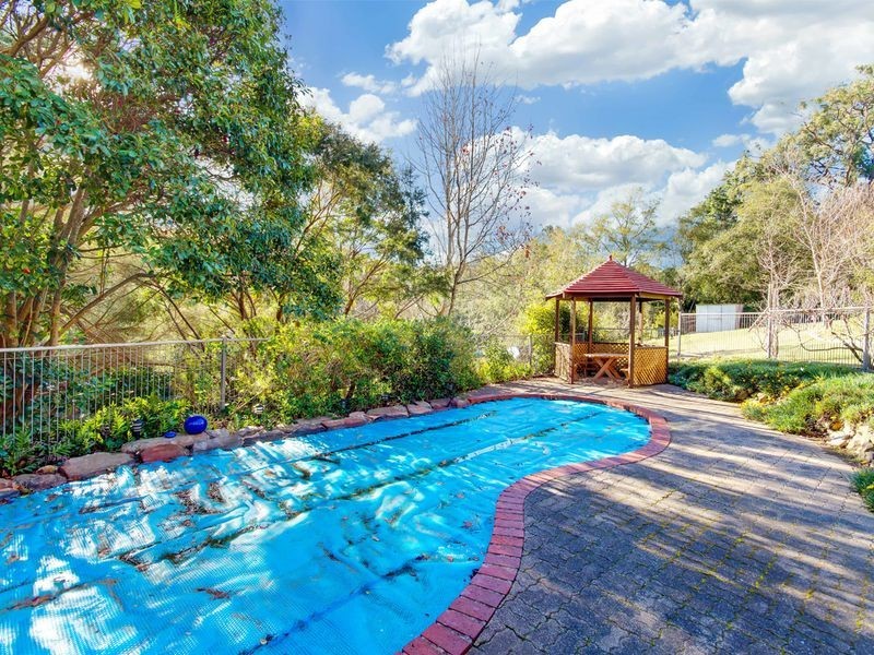 17 Paratoo Road, Stirling SA 5152