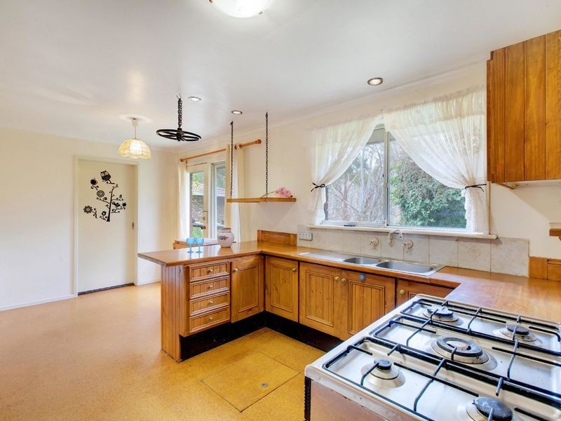 24 Cave Avenue, Bridgewater SA 5155