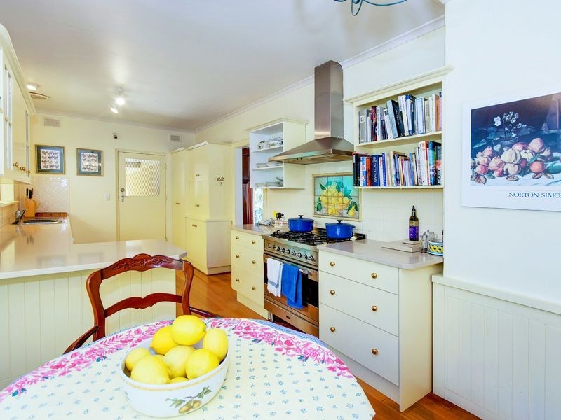 4 Schocroft Avenue, Crafers SA 5152