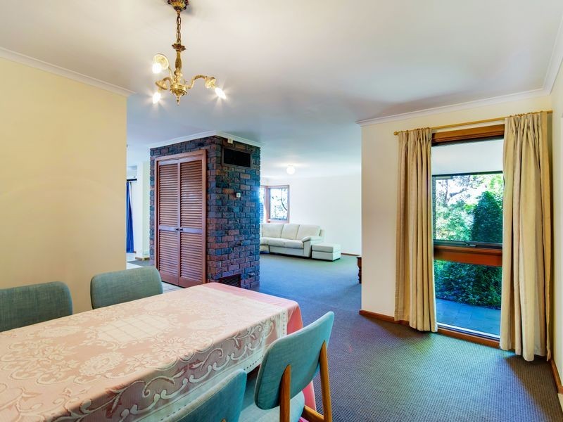 9 Hadleigh Rise, Upper Sturt SA 5156