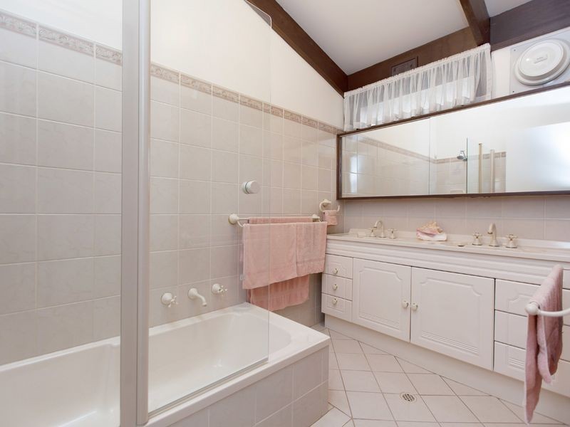 4 Railway Avenue, Bridgewater SA 5155