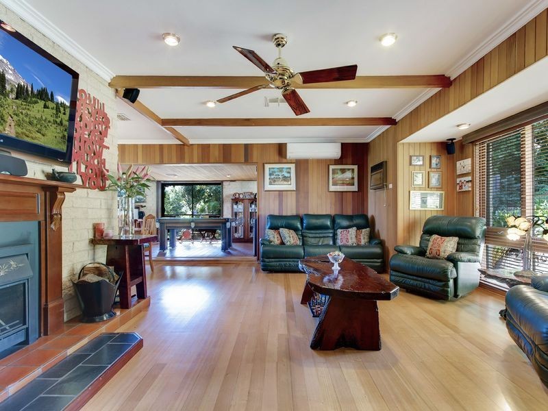 102 Emmett Road, Crafers West SA 5152