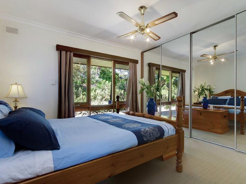 102 Emmett Road, Crafers West SA 5152