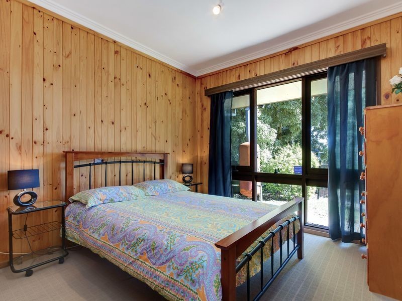 102 Emmett Road, Crafers West SA 5152