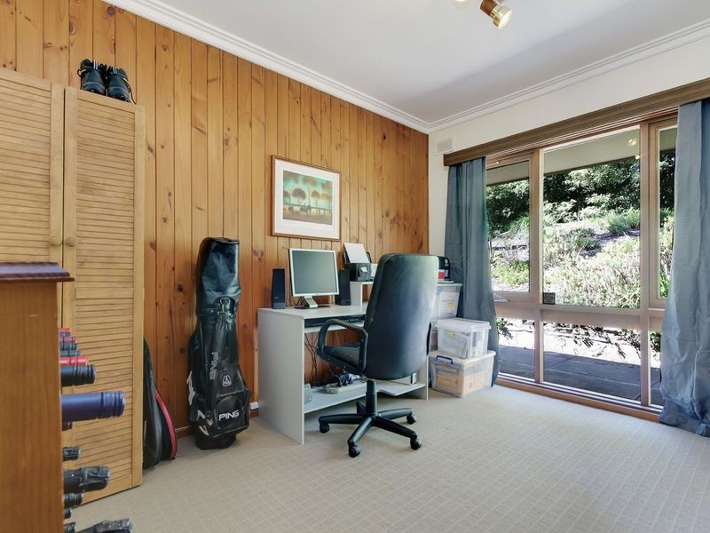 102 Emmett Road, Crafers West SA 5152