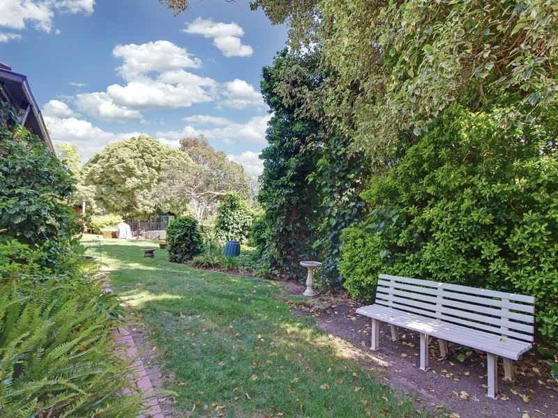 102 Emmett Road, Crafers West SA 5152