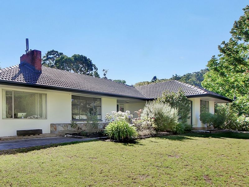 8 Kalmia Avenue, Crafers SA 5152