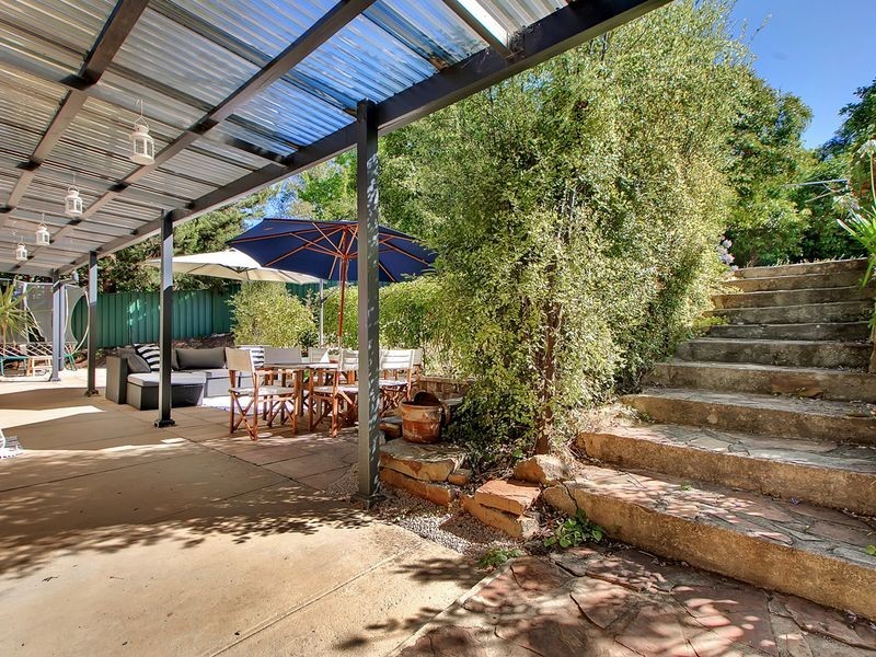 8 Kalmia Avenue, Crafers SA 5152