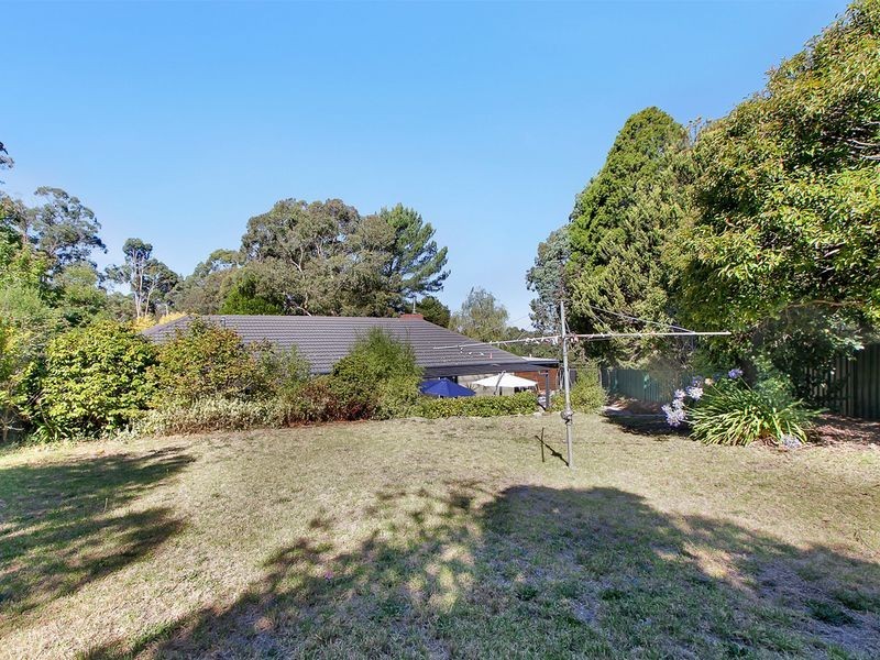 8 Kalmia Avenue, Crafers SA 5152