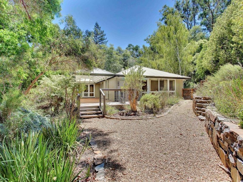 15 Rostrevor Road, Stirling SA 5152