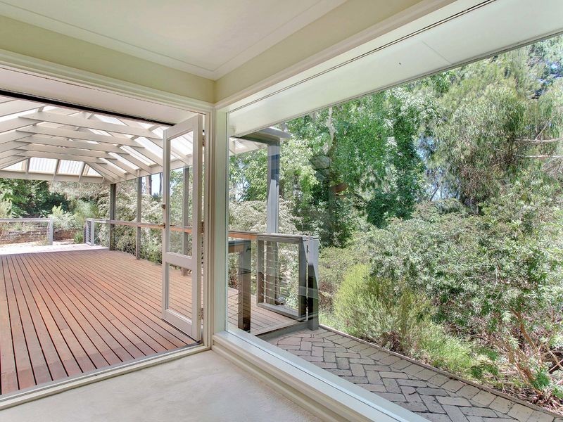 15 Rostrevor Road, Stirling SA 5152