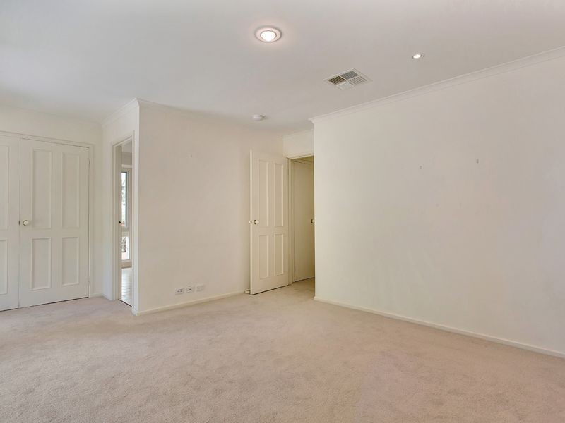 15 Rostrevor Road, Stirling SA 5152