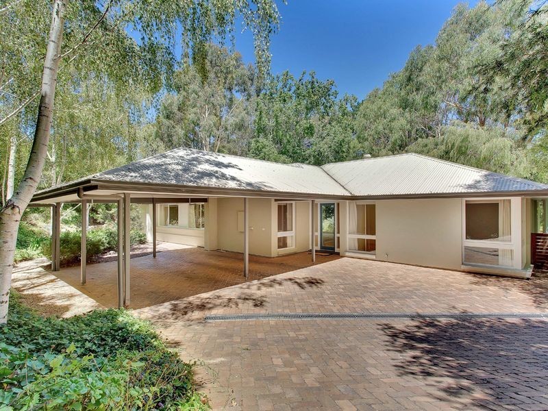 15 Rostrevor Road, Stirling SA 5152